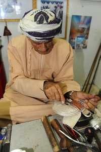الخناجر والسيوف