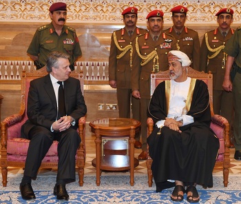 جلالة السلطان يستقبل كلًا من وزير الدفاع ورئيس أركان الدفاع البريطانيين