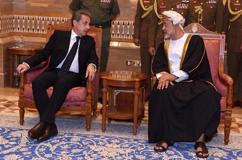 جلالة السلطان يستقبل نيكولا ساركوزي