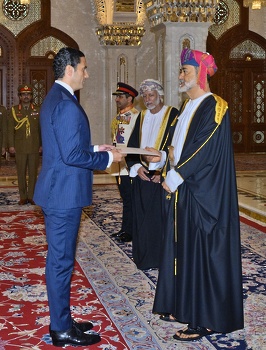 Sa Majesté le Sultan reçoit les lettres de créance de l’ambassadeur de la République libanaise