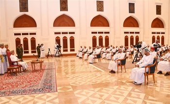 جلالة السلطان المعظم يلتقي بشيوخ ولايات محافظتي الداخلية والوسطى