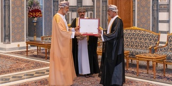 جلالة السلطان المعظم يمنح وسام عُمان المدني من الدرجة الثانية  لرئيس المراسم السُّلطانية السابق جمعة بن راشد بن سعيد البلوشي