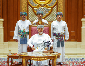 Seine Majestät der Sultan trifft die Scheichs der Gouvernorate Nord Al Batinah, Al Dhahirah und Al Buraimi
