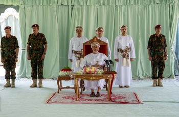 Seine Majestät der Sultan trifft die Scheichs und Würdenträger des Gouvernorats Musandam