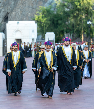 جلالة السلطان المعظم يؤدي صلاة عيد الفطر بمسجد الخور 22/4/2023