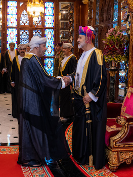 جلالة السلطان المعظم يؤدي صلاة عيد الفطر بمسجد الخور 22/4/2023