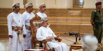 جلالة السلطان المعظم يلتقي عددا من شيوخ محافظات مسقط وجنوب الباطنة ومسندم بقصر العلم العامر