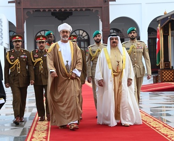جلالة السلطان المعظم يزور مملكة البحرين