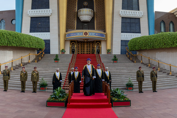 جلالة السلطان المعظم يؤدي صلاة عيد الفطر بمسجد الخور 22/4/2023