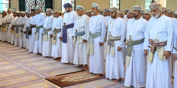 جلالة السلطان المعظم يؤدي صلاة عيد الفطر المبارك بمسجد الزلفى2-5-2022