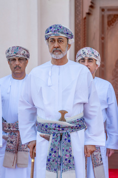 جلالة السلطان المعظم يؤدي صلاة عيد الفطر السعيد بجامع السيدة فاطمة بنت علي بولاية السيب 10/4/2024