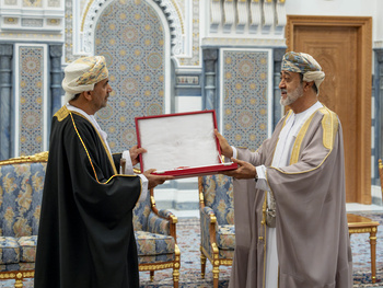 جلالة السلطان المعظم يمنح وسام عُمان المدني من الدرجة الثانية لمعالي الدكتور سعود بن حمود الحبسي وزير الثروة الزراعية والسمكية وموارد المياه