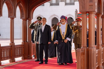 جلالة السلطان المعظم يستقبل الرئيس الإيراني