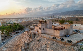 Tour militaire d’Al ʿAskar dans la wilaya de Taqah