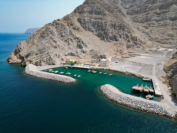 Puerto pesquero de Kumzar en la wilaya de Khasab	
