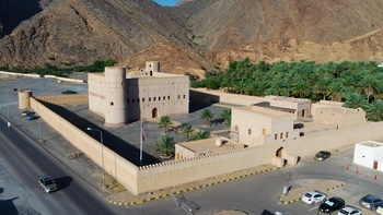 Fuerte Bait Al Rudaidah en Birkat Al Mouz, wilaya de Nizwa	