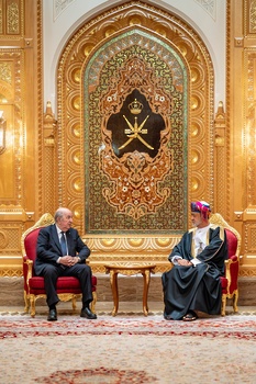 Su Majestad el Sultán recibe al Presidente de Argelia