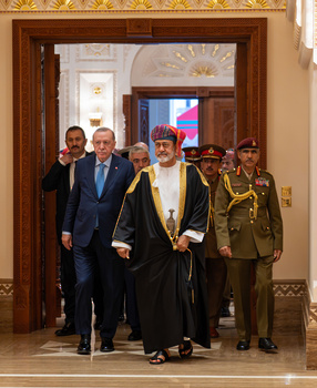Su Majestad el Sultán recibe al Presidente de la República de Türkiye el 22 de octubre de 2025