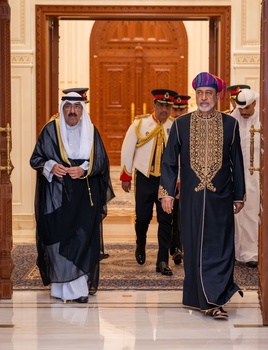 Su Majestad el Sultán recibe a Su Alteza Mishal Al-Ahmad Al-Jaber Al-Sabah, Emir del Estado de Kuwait