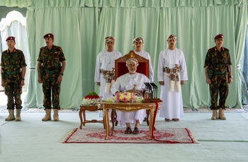 Su Majestad el Sultán se reúne con los jeques y notables de la Gobernación de Musandam 