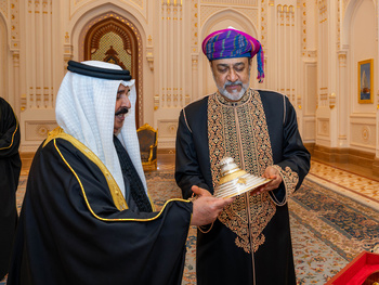 Su Majestad el Sultán recibe a Su Majestad el Rey Hamad bin Isa Al Khalifa, Rey del Reino de Baréin