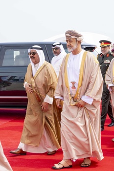 Su Majestad preside la ceremonia de inauguración del Proyecto de la Refinería de Duqm, en presencia de Su Alteza el Emir de Kuwait