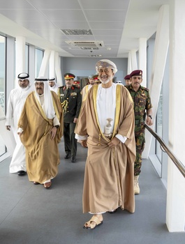 Sa Majesté le Sultan reçoit l’Émir de l’État du Koweït