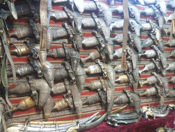 La fabricación de los khanjars y las espadas