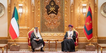 Sa Majesté le Sultan reçoit l’Émir de l’État du Koweït