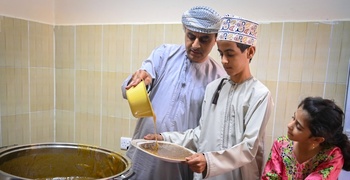 صناعة الحلوى العُمانية