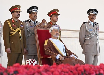 Su Majestad el Sultán, Comandante Supremo, honra con su augusto patrocinio la celebración del Día Anual de la Policía Real de Omán