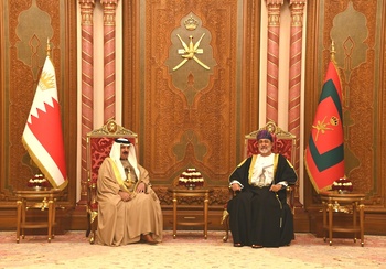 Sa Majesté le Sultan reçoit Sa Majesté le Roi Hamad ben Issa Al Khalifa, Roi du Royaume de Bahreïn