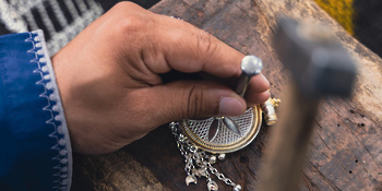 La fabricación de productos de plata y cobre