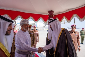 Sa Majesté le Sultan reçoit son frère, l’Émir de l’État du Koweït