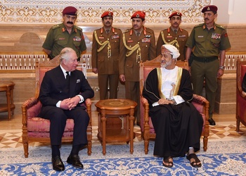 Sa Majesté le Sultan reçoit le prince Charles