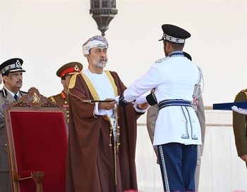 Seine Majestät der Sultan präsidiert die Zeremonie zum Tag der Königlichen Omanischen Polizei