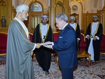 Sa Majesté le Sultan reçoit une délégation présidentielle américaine  