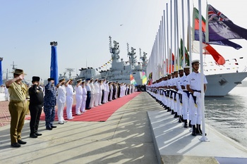 Gemeinsame Militärmanöver und Übungen