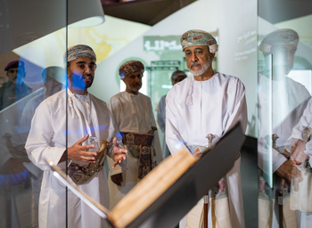 Sa Majesté le Sultan inaugure officiellement le Musée d’Oman à travers le temps
