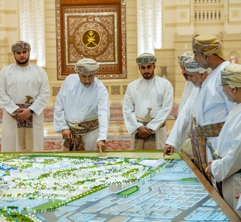 Sa Majesté le Sultan préside la cérémonie d’inauguration de la ville Sultan Haitham au palais Al Baraka