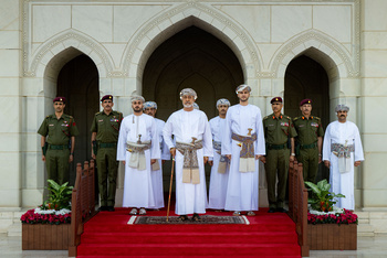 Prière de l’Aïd à la grande mosquée Sultan Qaboos, dans la wilaya de Bouchher, gouvernorat de Mascate, le 31/03/2025
