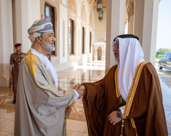 جلالةُ السُّلطان المعظّم يستقبلُ وليَّ عهد مملكة البحرين