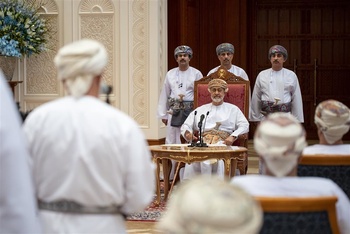 Sa Majesté le Sultan rencontre les cheikhs du gouvernorat de la Sharqiyah Nord