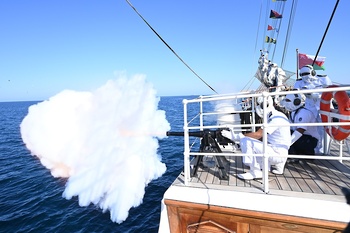 Sa Majesté le Sultan, Commandant suprême, préside la revue de la flotte navale 2025