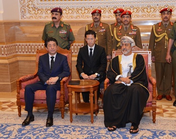 陛下は日本の首相を迎えられる