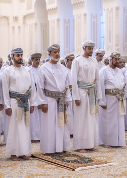 صلاةَ عيد الأضحى المبارك بجامع السلطان قابوس بولاية صحار 2026/05/27