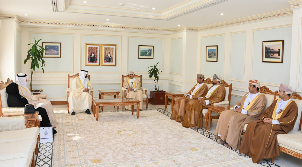 وزير الإعلام يستقبل مدير عام مؤسسة الإنتاج البرامجي المشترك لمجلس التعاون