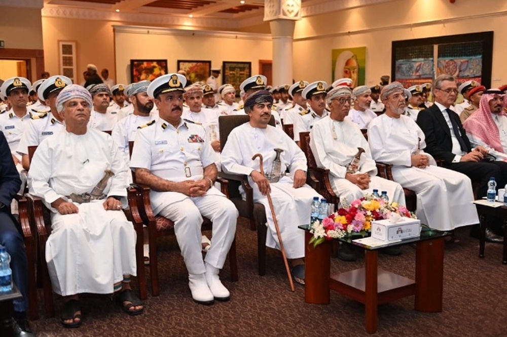 El Museo Bait Al Zubair, en colaboración con la Marina Real del Sultanato de Omán, celebró la inclusión del programa del buque Shabab Oman para la paz y el diálogo cultural sostenible en la UNESCO.