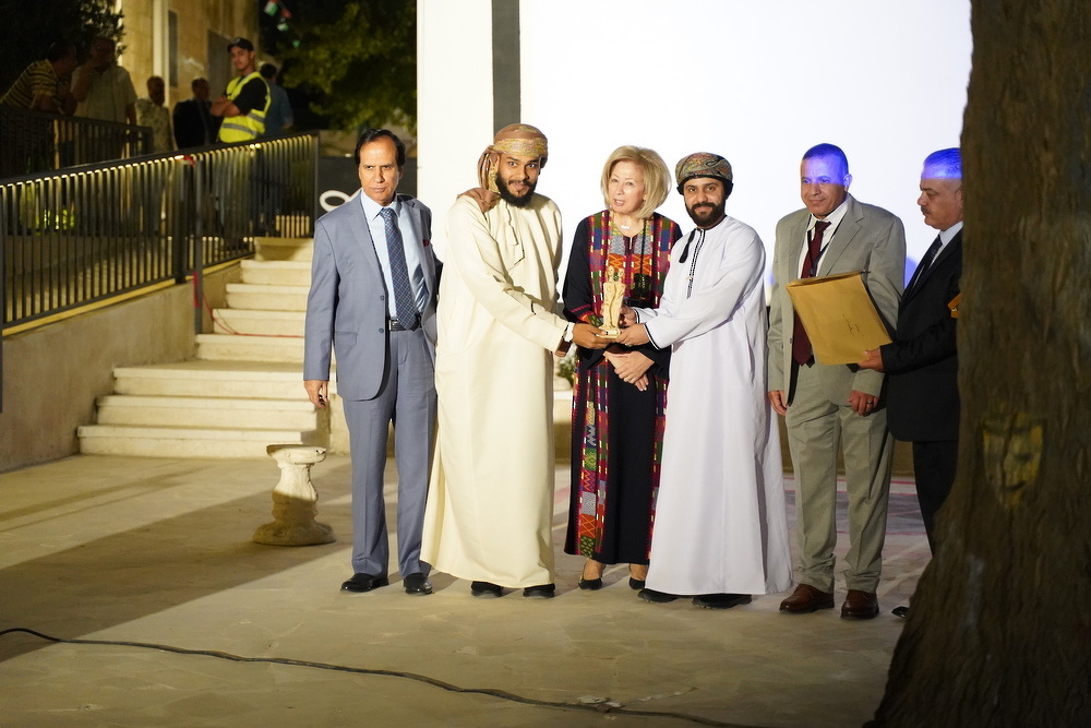 „Ansaaf“ gewinnt den Preis für die beste vollständig umgesetzte diodramatische Theaterproduktion beim Festival „Tiqous-Abende“ in Jordanien