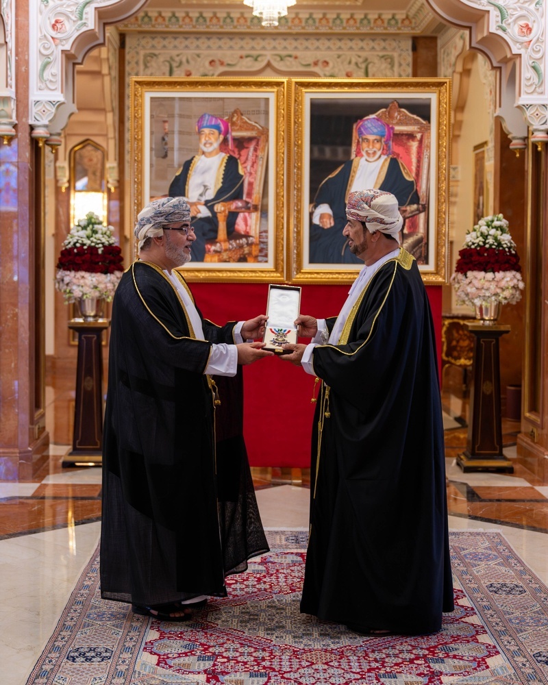HM The Sultan Grants the Royal Commendation Order to a Number of Their Honors and Their Excellencies
